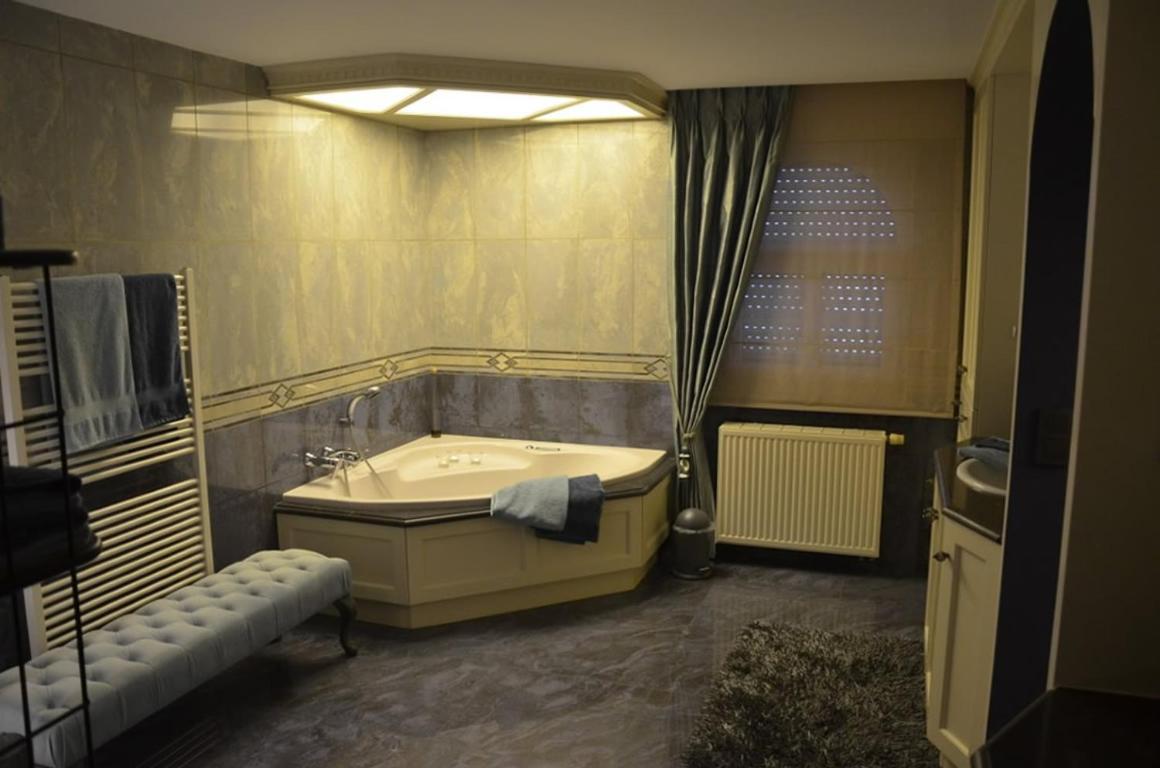 B&B Serenity NeerNeerpelt Εξωτερικό φωτογραφία